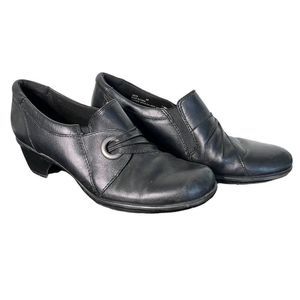 Clarks Emslie Willa Ankle Bootie Size 8.